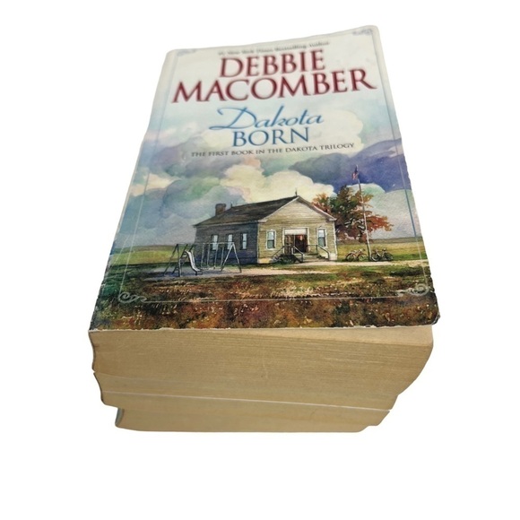 Debbie MACOMBER Paperback Fiction Books/Novels Lot/3 Romance/Contemporary - Picture 5 of 10